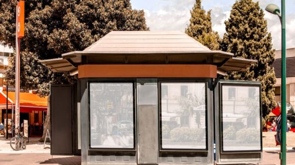 Остекление витрины магазина