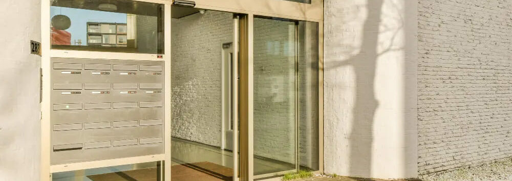 Алюминиевая стеклянная входная дверь