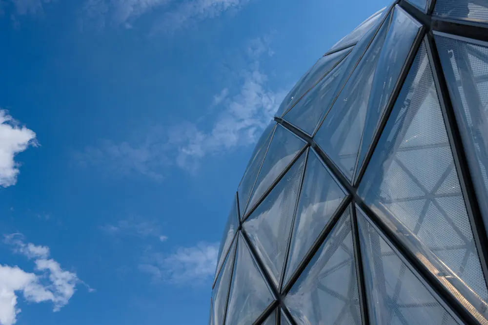 Стеклянный купол